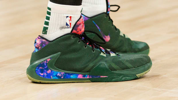 Milwaukee Bucks forward Bobby Portis wears the Nike Zoom Freak 1 sneakers against the Indiana Pacers on December 15, 2021.